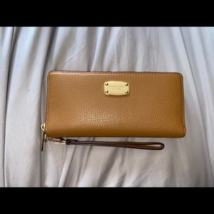 Michael Kors Wallet, BRAND NEW!!